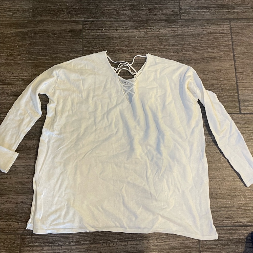 White thinner sweater